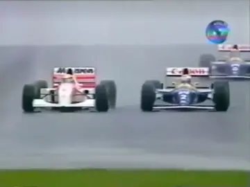 A melhor primeira volta da história é de Ayrton Senna após largar em 4° e fechar a volta na liderança sob chuva, segundo os especialistas. Rubens Barrichello faz excelente largada saindo de 12° para 4° na primeira volta - GP da Europa 1993 #Formula1 #Formulaum #F1 #F11993 #AyrtonSenna #Senna #GpEuropa #GpEuropa1993 #DoningtonPark #DoningtonPark1993 