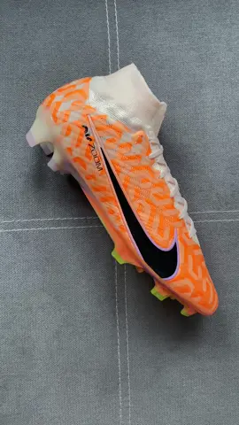 Kto też kocha Mercuriale?😎 #mercurial #korki #pilkarzyki #pilkanozna 