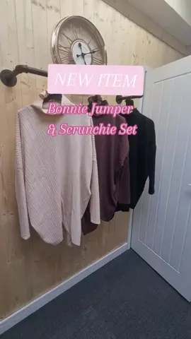 Matching scrunchie? YES PLEASE!! #matchingscrunchie #rollneckjumper #outfitsinspo #fashionstyles #howiwouldstyle #midsizefashion #fyp #foryoupage #TikTokShop #plussizefashion #howto #fyp #tiktokshop #foryoupage 