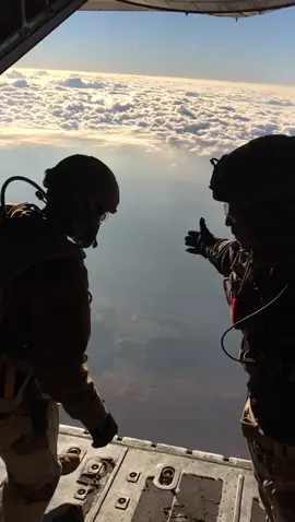 #قفز_حر #القوات_البرية_الملكية_السعودية🇸🇦🤍 #صقور 