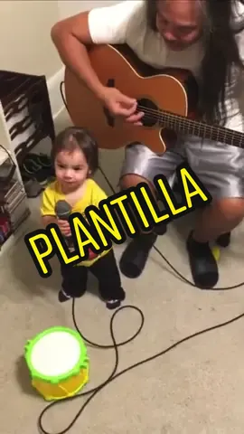 [… y empezo a sonar: ] Plantilla y video completo: Bebe con micrófono, bebe cantando, bebe que grita, bebe cancion melancolica 😁  #bebeconmicrofono #bebecantando #bebecanciontriste #yempezoasonar #platilla #tiktok #foryou #parati #hashtag #plantillas #bebegritando 