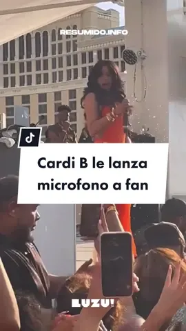 🎤 Cardi B le tiró el micrófono a una fan que le arrojó bebida durante una presentación en Las Vegas 🫣 👉🏼 Pero Cardi no es la única. Se volvió costumbre lanzar objetos a los artistas mientras están en el escenario en pleno concierto, pero ya se están empezado a a cansar de la situación 🙅🏻‍♀️ 👀 Es por eso que la cantante se enojó y reaccionó de esta manera ¿Qué opinás? #resumido #resumidoinfo #cardib #vegas #fans #microfono #música
