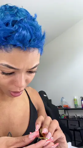 Trying the new kiss lashes 🌚🌚🐬🐬🐬