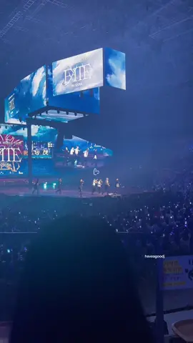 my heart felt comforted looking at the boys running around the stage, having the time of their lives with engenes… the start of a happy and healthy tour <3 #enhypen #fateinseoul #fatetour #kpopfyp #fypシ 