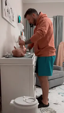 Life Hack for Dads/Part 1😝 #dadsoftiktok #baby #dad #parentinghacks #parentsoftiktok #parentinghacks #fyp #relateable #viral #comedy #part1 