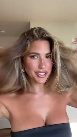 Get ready with me, what look should i do next?? #lattemakeup #naturalmakeup 