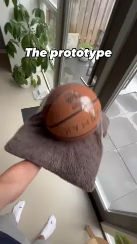 Needed this badly growing up 🤩👏 #newbasketball #silentball #nonoise #hoopers (@The Handleshh Silent Ball )