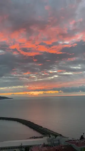 🤍 #keşvetttttt #karadenizşarkıları #videoviralll #memleketim #foryou #günbatımı #giresun28 #bulut #akşamkeyfi #manzaram #reelstiktoks #keşvetedüş #storylik #giresunkalesi #sevdam #huzurlu #storylikvideolar📌 #önecıkartbeni 