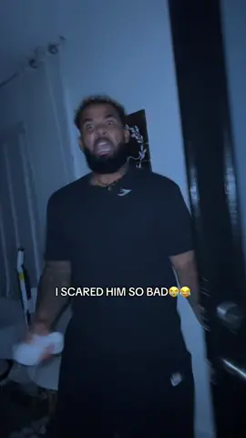 LMAO IM CRYING 🤣🤣🤣 #husband #scarecam #comedy #hilarious #fyp 