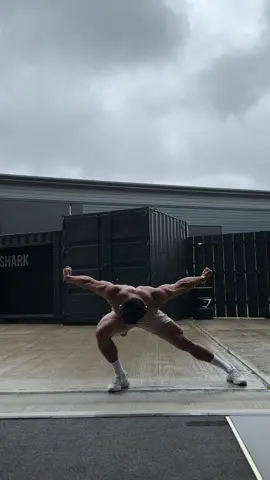 Atlas pose 🤝🏽 #atlaspose #GymTok #fyp #gymmotivation 