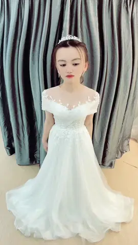 #ngunglamban #vaycuoithietke #trending #vayxinh #Kalinbridal #bridal #aodai #xuhuong #thuevaycuoihanoi #makeup #vaycuoi #vaycuoixinhdep #thuevaycuoi #nhaytungbungvuibungno 