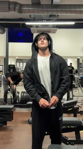Just wanted to show off my hoodie tbh. Love it @Gymshark Power zip up (code JAMES)