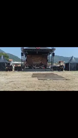 @TikTok  #fyp  #pencaksilat  #pusakacikoneng  sayimbara perebutan benda pusaka kujang saguru saelmu ulah ngagangu,