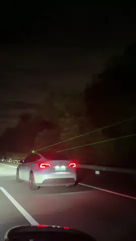 The more cloudy the air,the more obvious the effect.#safedriving #automobiles 