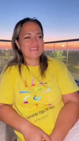 למה אני כל הזמן עם חולצה צהובה?💛.    #יוגהשיבננדה #יוגהבאופקים #יוגה #יוגהישראל #יוגהזההחיים #yoga #yogasivannda #חולצהצהובה 