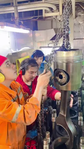 Major Overhaul Aux.Engine , Hyundai B&W 6L23/30 .. MT.Emmanuel  Salam satu jangkar 🙏. #seamanlife #pelautindonesia🇲🇨🇲🇨 #waruna #kebersamaan #tankership #pelautindonesiatiktok #fypシ #pelautindonesiatiktok #engineeringstudent #teknikmesin #kebersamaan #officersoftiktok #kerjatim #demikeluargatercinta #kapallaut #tetapsemangat💪💪 #kapallautindonesia 