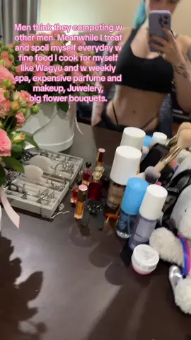 You compete w me ;) #areyoueating #spoiled #goddess #findom #roses #buquet #foryou 