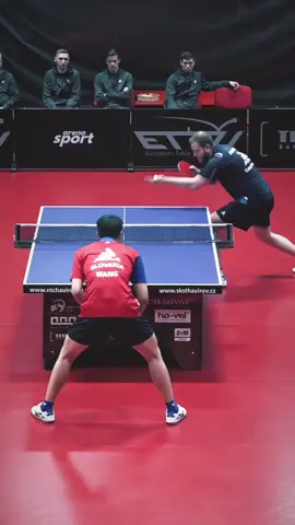 Thw way he looked at his tormentor 🤯 (IG 🎥: @ettu_official)