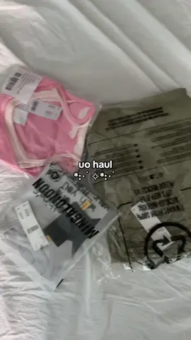 #fashion #haul #uo #urbanoutfitters #tryonhaul #fyp #summerfits #croptop #trendy #girlfashion #stylewithme #girls 