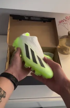 Unboxing the new Adidas X Crazyfast.1 #adidas #adidasfootball #boots #cleats #asmr #unboxingvideo #football #Soccer #soccertiktok #footballtiktok #asmrvideo #asmrsounds #fyp #cr7 #cristianoronaldo #cristianoronaldo 