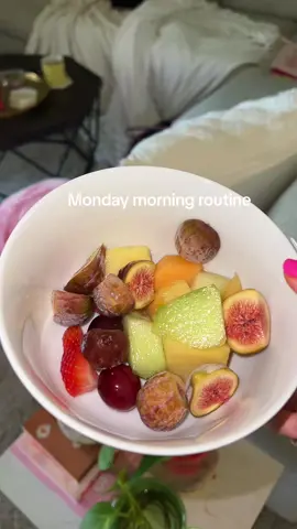 Do not know what i would do wothout a work from home day ❤️‍🔥 #morningroutine #morning #skincare #selfcareroutine #SelfCare #workfromhome 