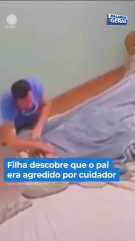 Um idoso de 69 anos está na cama e sofre de Alzheimer. Ele é agredido pelo cuidador com socos, joelhadas e tapas. A família só descobriu o que estava acontecendo depois de suspeitar de alguns ferimentos nele. Após ser questionado, o cuidador disse que o idoso tinha caído no banheiro. Desconfiada, a filha do idoso foi conferir as imagens da câmera de segurança instalada no quarto do pai. A polícia foi chamada e o cuidador levado à delegacia e em seguida foi liberado #PortalR7