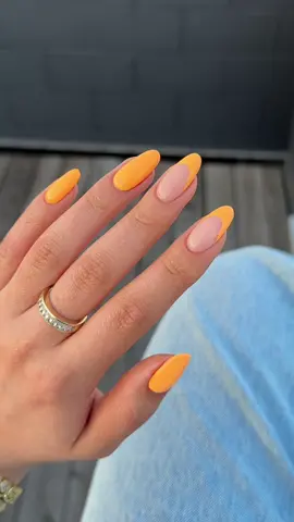 how r we already halfway through summer😩 #nails #summernails #orangenails #nailtutorial #nailinspo 