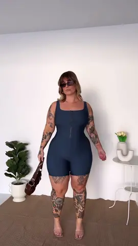 🕶 Fashion queen @sophaaaaa styling the cute Popilush denim romper.💙 #popilush #denimstyle #denimstyles #denimondenim #summerstyle #SummerFashion #GRWM #denimromper #denimjumpsuit #CurveFashion #curvestyle 
