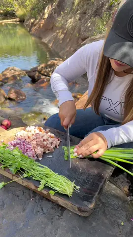 Aquele peixe frito raiz, diz se não dá água na boca? 🤤🎣 #peixefrito #pescaria #pesca #peixe #fish #country #cowgirl #countrylife 