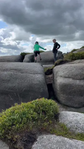 💚 #parkour #floorislava #hikewithkids #kidshike #peakdistrict #naturelovers 