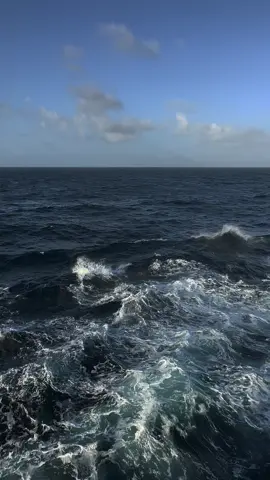 رسى موج البحر🌊🌊#explore #sae #البحر