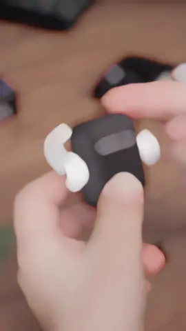 It's so special, it's much safer to wear earphones on the earphones case #Technology #Smartphones #TechNews #FutureTech #SmartDevices #TechInnovation #UsefulApps #SocialMediaTech #ComputerScience #techinventions2023 #CapCut 