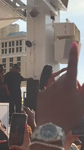 Yall this a lil more of the video, my good sis Cardi just started dancing after 🤣🤣🫶🏼  #cardib #trending #drais #draisbeachclub #lasvegas #lasvegastiktok 