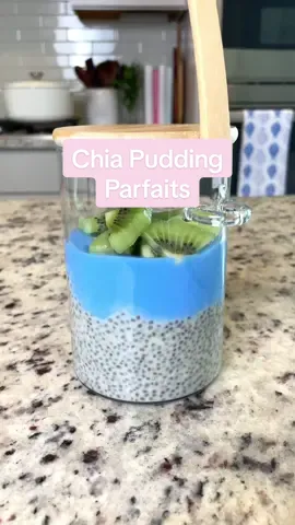 Chia Pudding Parfaits 🩵 Chia pudding ingredients: 1 cup oat milk ¼ cup yogurt vanilla ¼ cup chia seeds Parfaits ½ cup chia pudding ½ cup yogurt ¼ teaspoon superfood powder ¼ cup fresh fruit #mealprep #mealprepideas #chiapudding #amazonhome #healthyrecipes 