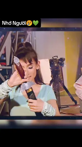 Múa kiếm thì ai qua được mẹ gà 🥰💚💚...#phinhung #phinhungpham #casiphinhung #xuhuong #phinhungfc #trending #haihuoc #tiktok 