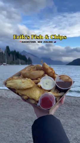 Fish & chips with a view 😍 🏔️ 📍Erik’s Fish and chips, Queenstown NZ #newzealand #queenstown #eriksfishandchips 