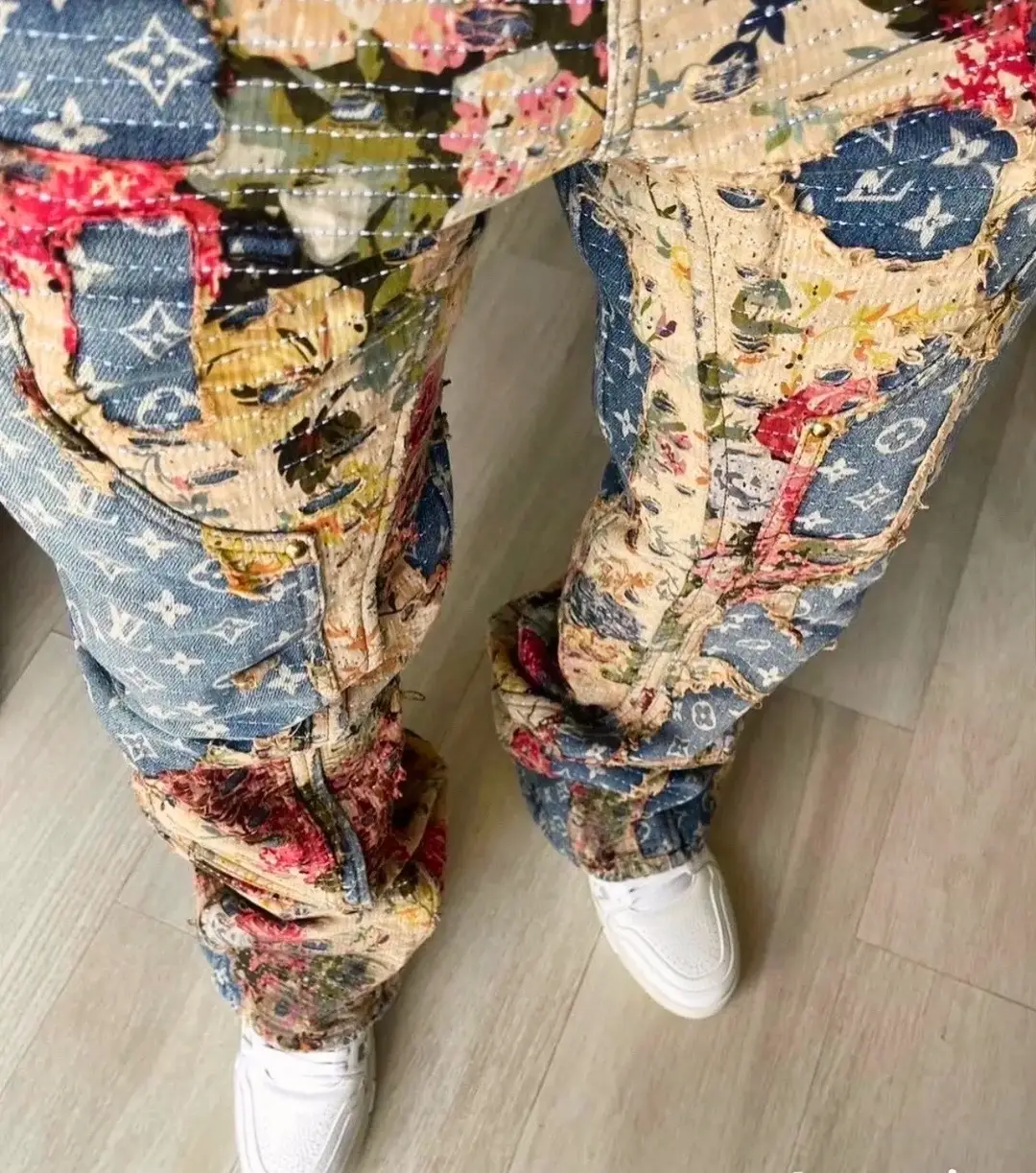 Louis Vuitton FW22 destroved workwear denim jeans by Virgil Abloh #highend #fashion #archivefashion 