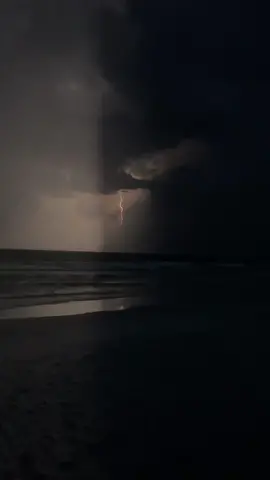 Love stormy beach nights 🖤⚡️ #panamacitybeachflorida #panamacitybeach #foryou #beachstorm #lightning #aestheticvideos #fy 