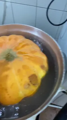 A abobora deu uma rachadinha, mas nao espere isso acontecer
