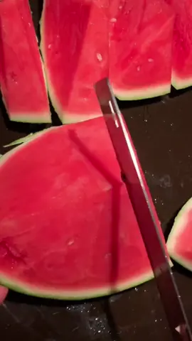 Summer watermelon #foryou #freshfruit #relax #decompress #interesting #fruit #relaxingvideos #watermelon #asmr 