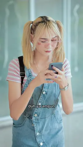 Pandangan pertamaa yg jatuh ke hati @angelialikefizzo #fizzoid #novel #fizzoidnovel #daricupujadiratu 