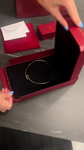 Juste un Clou Necklace, yellow gold with diamonds 😻 #cartierunboxing 