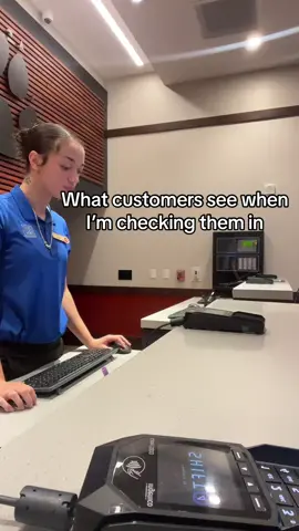 Bc who thought it was a good idea to make the desk 3ft. Im a 5’10 girly 🤦🏻‍♀️ #fyp #xyzbca #firstofthemonth 