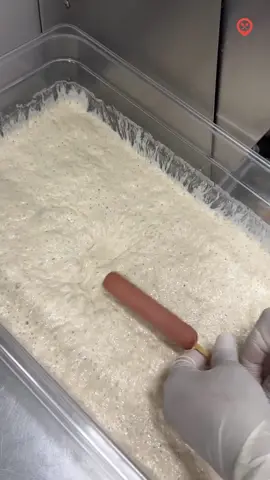 What are they making?? Today @5teffy takes us to @jongroricehotdog to try some corn dogs 😍😍 #fyp #foryou #corndogs #foodporn #food 