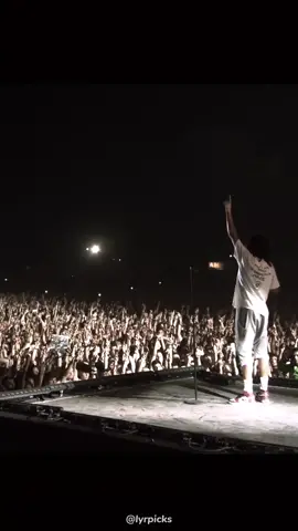 Beat drop 😮‍💨🔥 #norolemodelz #jcole #jcoletok #lyricsedit #lyrpicks #crowdrapping #crowdsinging #liveperformance #concert #rap 