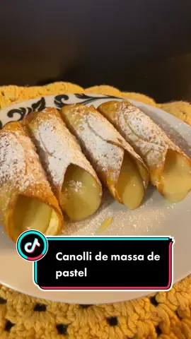 👨‍🍳CANOLLE DE MASSA DE PASTEL👨‍🍳 👨‍🍳Vou te ensinar a fazer a maravilhosa receita de Canolle de massa de pastel… 👨‍🍳Ingredientes  Massa de pastel Óleo para fritar  Creme de confeiteiro para rechear 👨‍🍳Modo de fazer no vídeo  #canolli #doceitaliano #italia #culinaria #receita #receitas #receitadedoces #patisserie #sobremesa #confeitaria #confeiteirocleber 