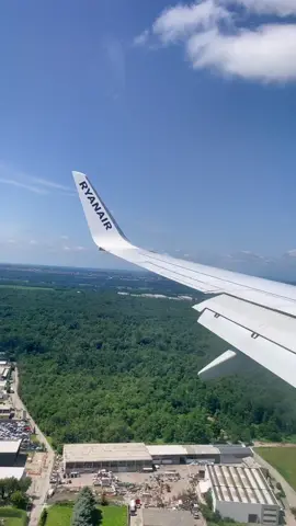 Landing airport Milano Malpensa 🇮🇹 #landing #flight #milan 