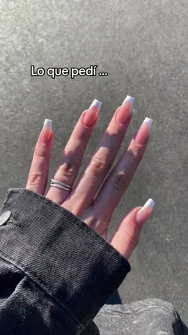 Era justo el dia de mi cumpleaños #greenscreen #uñasacrilicas #uñasfrancesas 