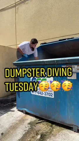 Today I went Dumpster Diving at Tj Maxx and Burlington🥳😱‼️ #dumpsterdiver #fyp #usa #meldidumpsterdive #tjmaxxfinds #tjmaxxhaul #dumpsterbabe #jackpot #tacotuesday 