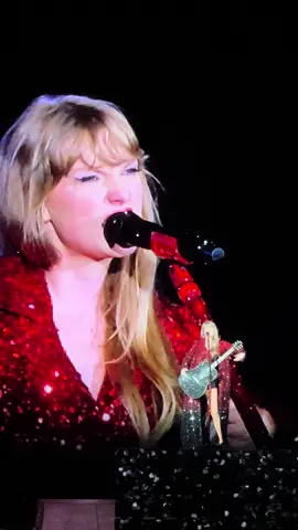 The vibe of the 70,000 people screaming #taylorswift  #theerastour  #theerastourtaylorswift #pittsburgherastour #swifttok #swiftie #alltoowell10min #fy @taylorswift @taylornation